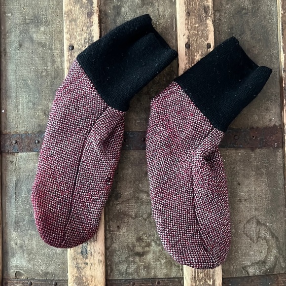 Upcycled Kids’ Slipper Socks - Picture 7 of 7